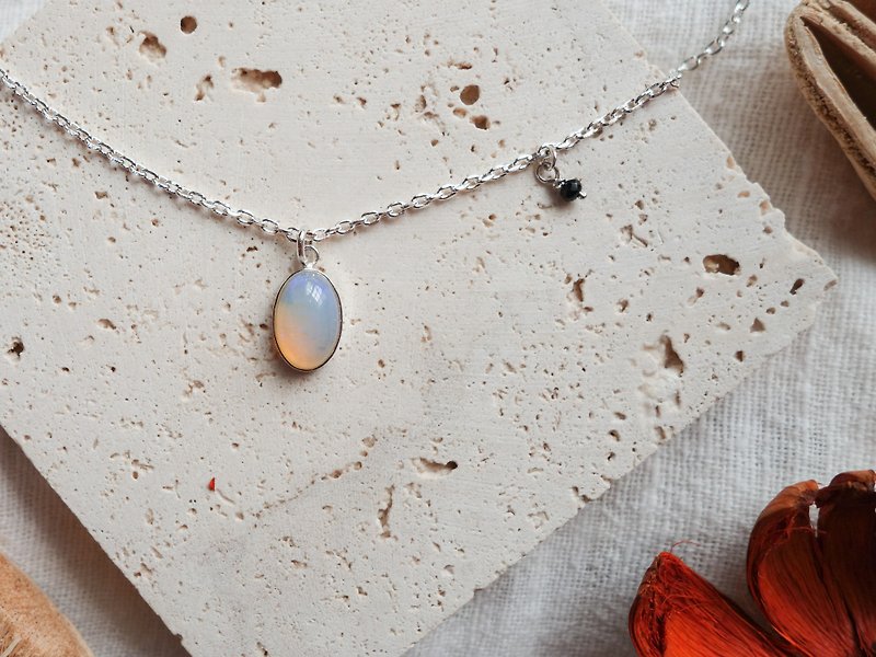 Opal Planet Handmade Necklace・925 Sterling Silver・Opal・Obsidian - สร้อยคอ - เครื่องประดับพลอย 