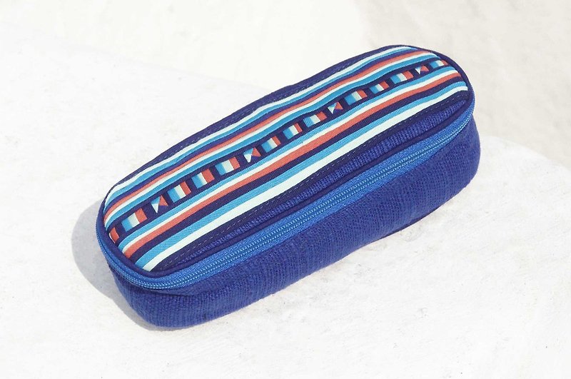 Mother's Day gift graduation gift Valentine's Day gift birthday gift limited hand / feel blue dye pencil bag / pouch / indigo pencil bag / national wind pouch / cotton braided pencil case - stroll in the blue sky - Pen & Pencil Holders - Cotton & Hemp Multicolor
