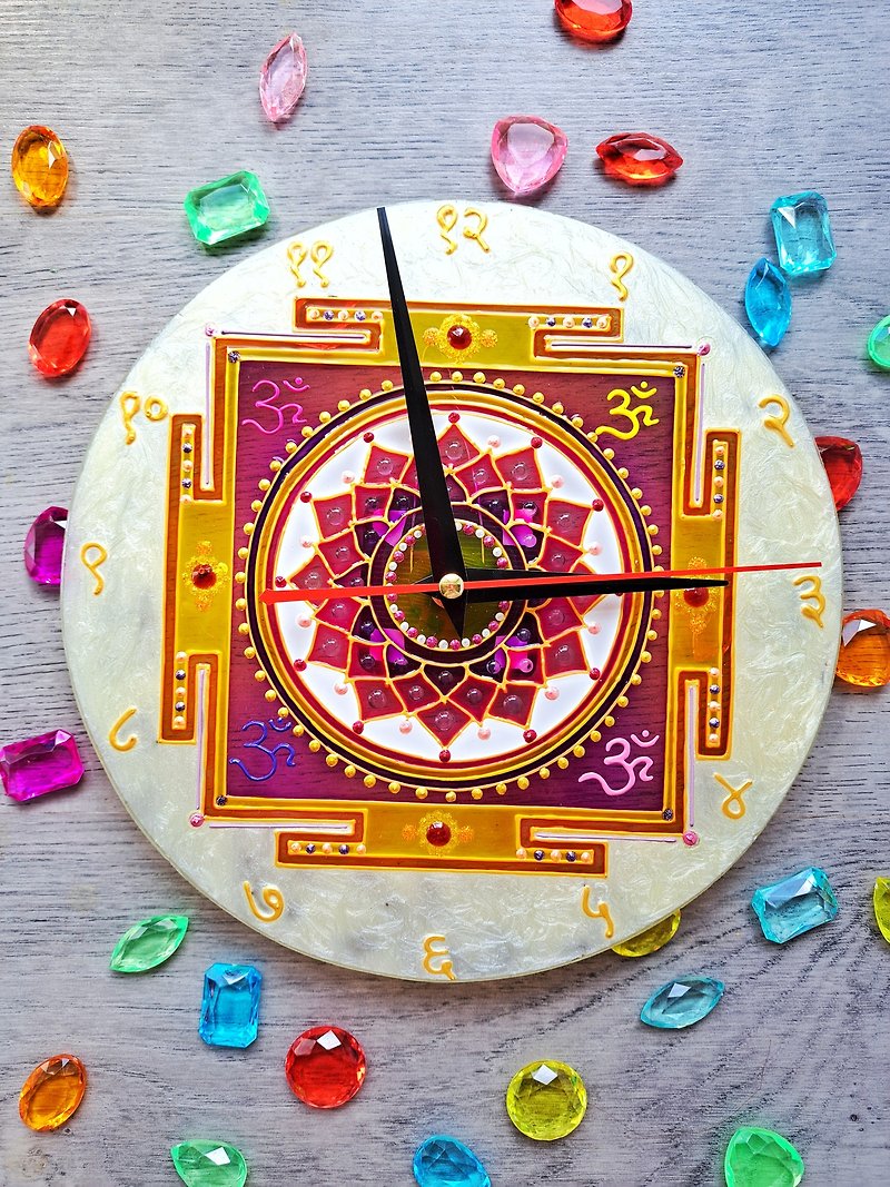 Sri Yantra wall clock Vedic astrology Meditation art Sacral geometry Vastu 23 cm - Wall Décor - Glass Pink