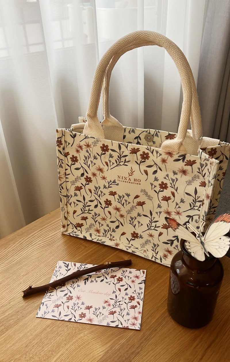 Small wild flower square bag - กระเป๋าถือ - วัสดุอื่นๆ 