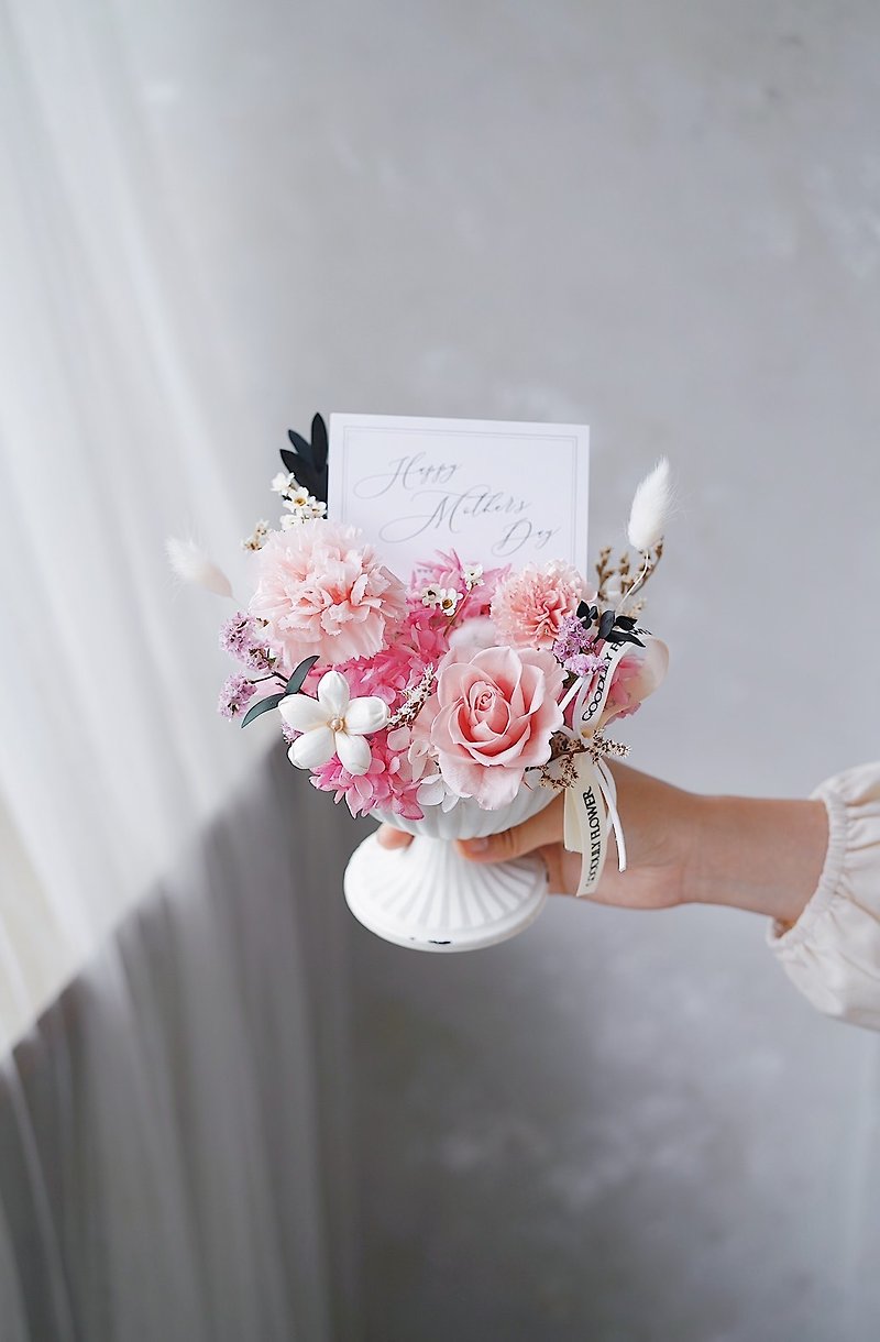 【GOODLILY flower】Soft pink carnation and lingering ice immortal large table flower - ช่อดอกไม้แห้ง - พืช/ดอกไม้ สึชมพู