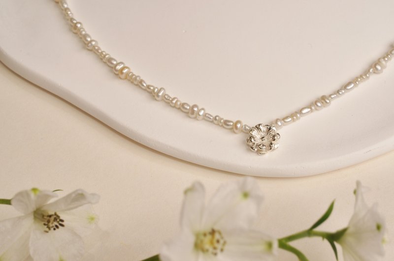 Ermao Silver[Flower and Grass Series─Little Daisy and Small Pearl-Necklace] Silver - Necklaces - Sterling Silver Silver