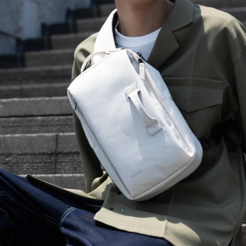 【fulcro】ESSENCEシリーズ - シンプル多機能バックパック（スリング）（多色展開） - リュック・バックパック - ポリエステル ホワイト