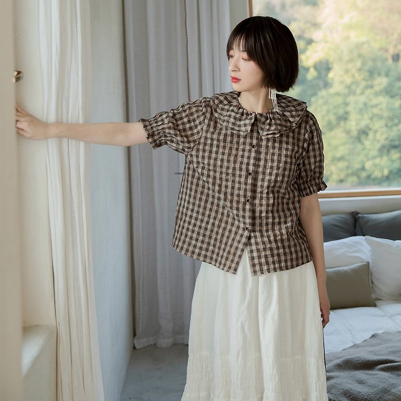 College Style Double Petal Collar Shirt-Brown | Shirt | Spring | Cotton + Polyester | Sora-454 - เสื้อเชิ้ตผู้หญิง - ผ้าฝ้าย/ผ้าลินิน 