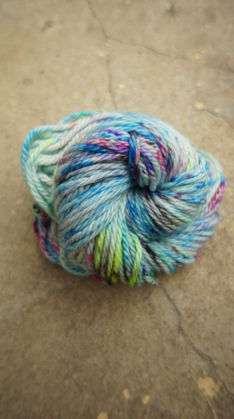 Hand-dyed lines. Ice blue - (fat fat Merino) (Chunky Weight) - Knitting, Embroidery, Felted Wool & Sewing - Wool 