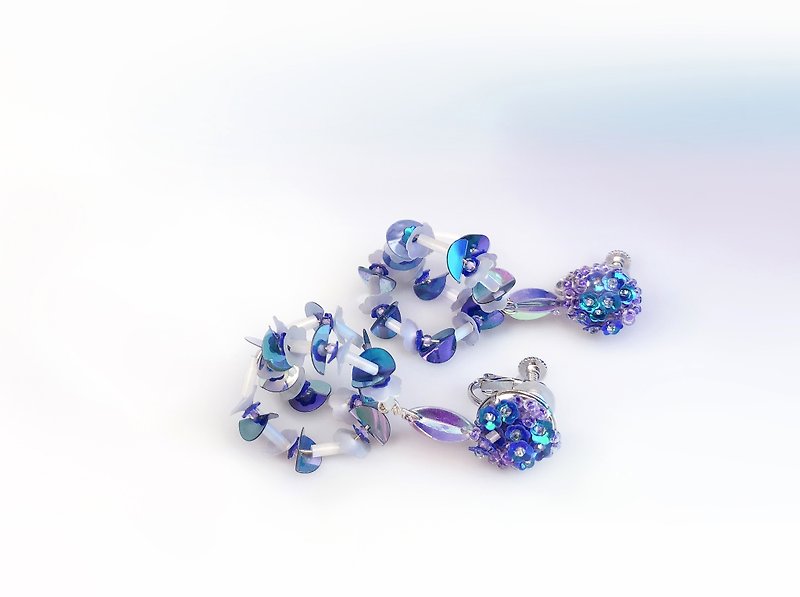 Three-dimensional sequin embroidered mysterious blue and purple ear clips - ต่างหู - โลหะ สีน้ำเงิน