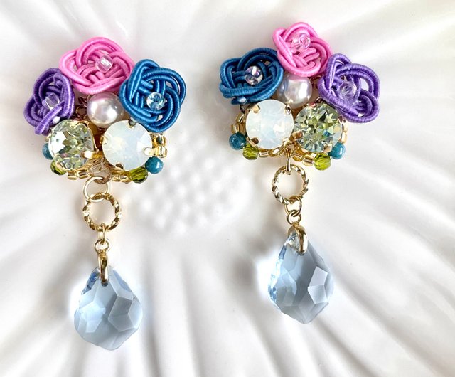 紫陽花とクリスタルビジューのイヤリング ピアス 水引 ピンク 青