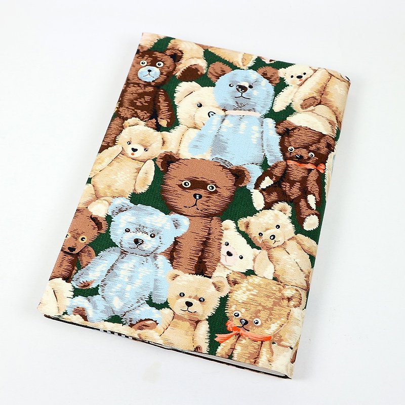 A5 Adjustable Mother's Handbook Cloth Book Cover - Teddy Bear (Green) - ปกหนังสือ - ผ้าฝ้าย/ผ้าลินิน สีเขียว