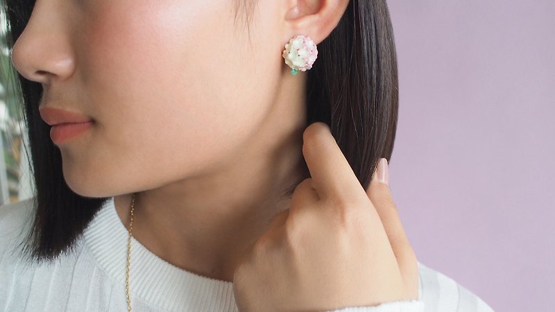 Pink Hydrangea Earrings, Flower Earrings, Pink Flower. - ピアス・イヤリング - 金属 ピンク