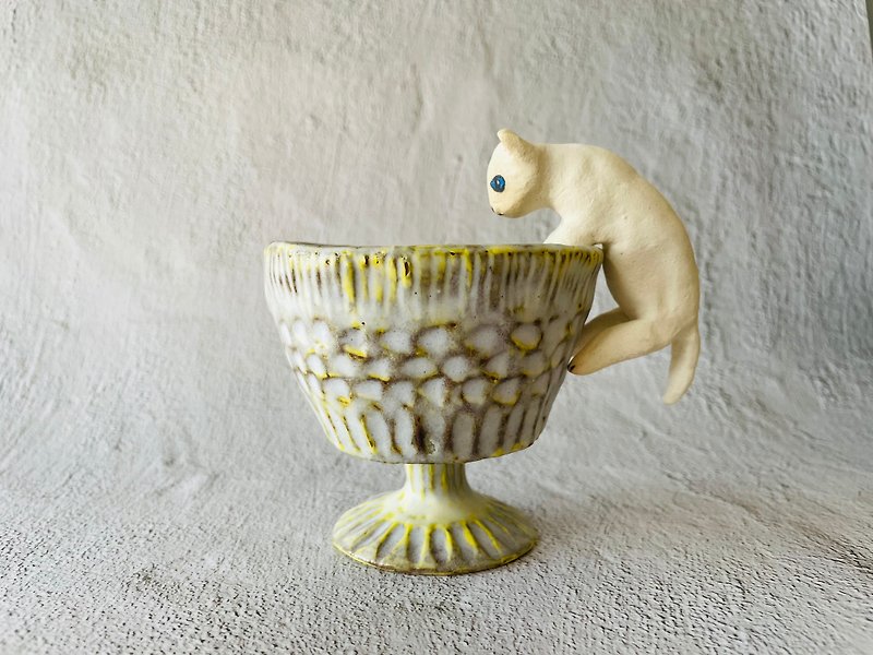 The cat is watching~ Cup and Cup Yuanzi - Items for Display - Pottery Yellow