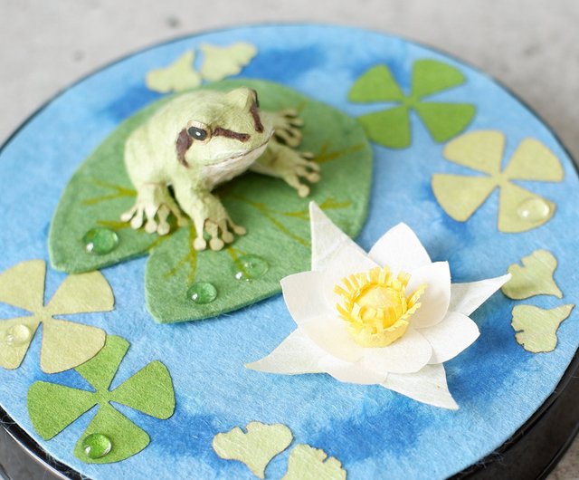 カエルと睡蓮の花咲く池で和紙インテリア/置物和紙のテラリウム/和紙の箱庭Japanese paper Handcraft  MIZUNOKI｜擺飾/家飾品人氣榜- Pinkoi