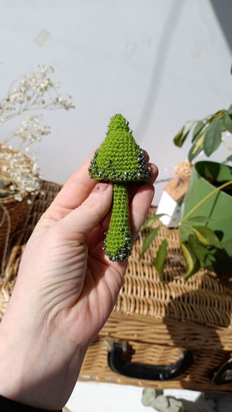 Handmade cotton brooch mushroom and beads decor/green pins/ BOHO brooch gift - 胸針 - 其他材質 綠色