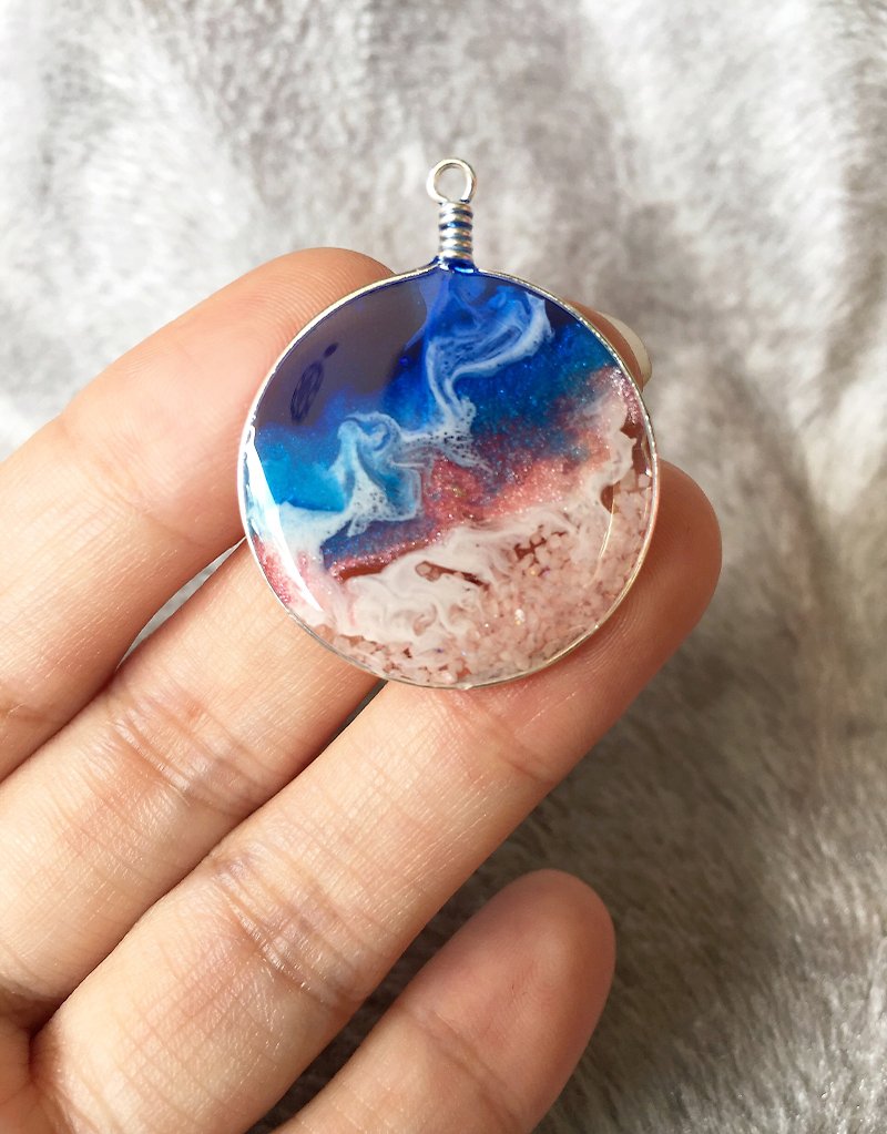 【Cobalt Blue Sea】Handmade Artistic Ocean Jewelry. Seascape Pendant. - พวงกุญแจ - เรซิน 