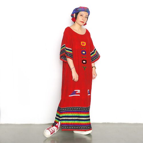 EWF Vintage 古著館 花的祭典。紅色墨西哥洋裝
