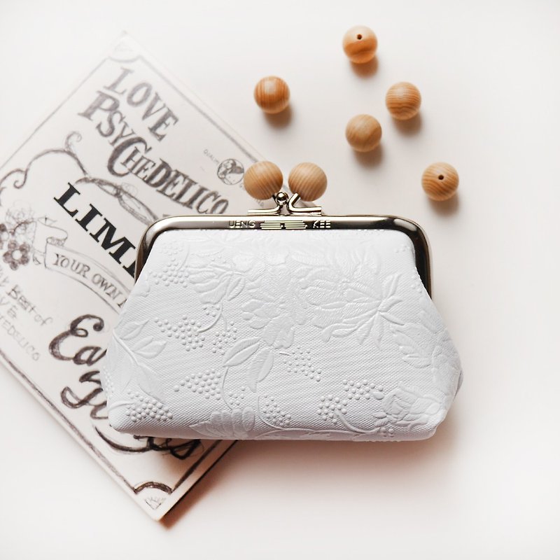 Solitary Aries big mouth coin purse / mouth gold bag [Made in Taiwan] - Coin Purses - Other Metals White