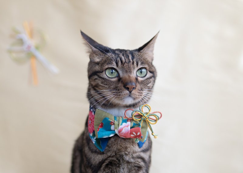 【Vibrating Sleeve・きもの系列】New Year's Pet Scarf Cat/Dog and Wind Girls-Green - ปลอกคอ - ผ้าฝ้าย/ผ้าลินิน สีน้ำเงิน