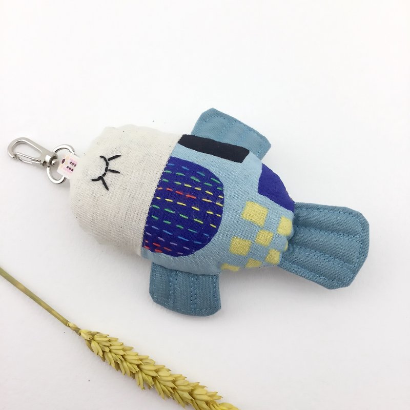 Super cute round roll - color embroidery section - fish fish charm / key ring - Charms - Cotton & Hemp 