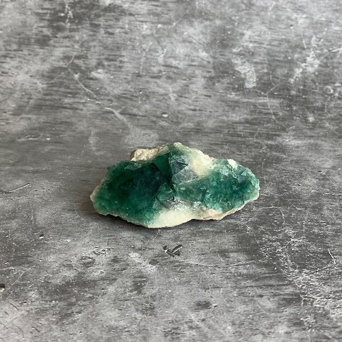 璃珠 RIJU 水晶簇- 綠螢石原礦 辦公室療癒微景觀 裝置擺飾 一物一圖