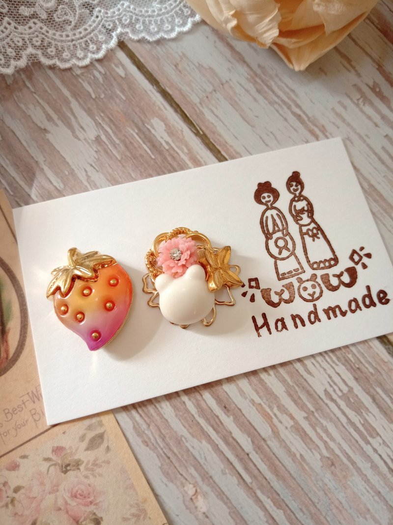 wow Handmade-漸層草莓鈕扣耳環/耳針/耳夾 - 耳環/耳夾/耳骨夾 - 其他材質 