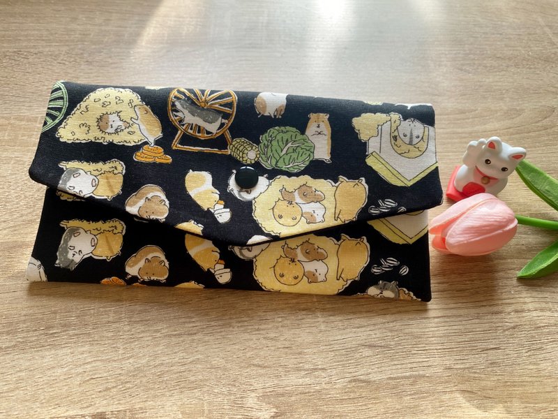 Guinea pig red envelope bag passbook cash storage bag mask storage bag (Japanese cloth) - กระเป๋าเครื่องสำอาง - ผ้าฝ้าย/ผ้าลินิน 