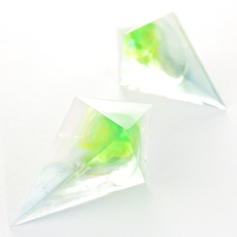 Sharp pyramid earrings (Lake Plitvice) - ต่างหู - วัสดุอื่นๆ สีเขียว