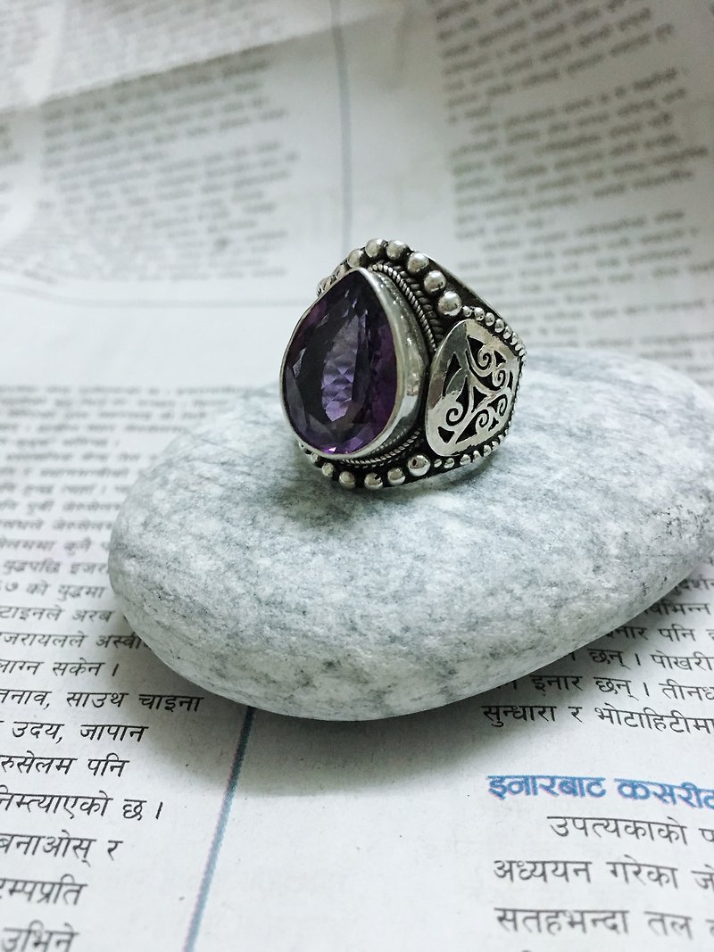 Amethyst Finger Ring Handmade in Nepal 92.5% Silver - แหวนทั่วไป - เครื่องประดับพลอย 