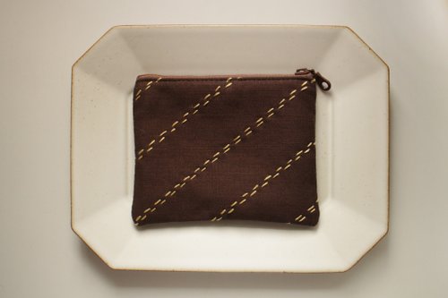 芸能人愛用 Small purse/slant coin embroidered bag zipper universal コレクション