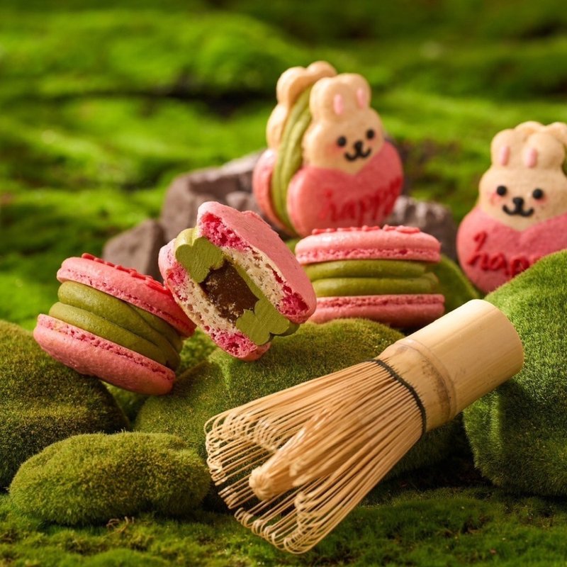 Happy Bunny-Matcha Caramel Macaron - Cake & Desserts - Fresh Ingredients Pink