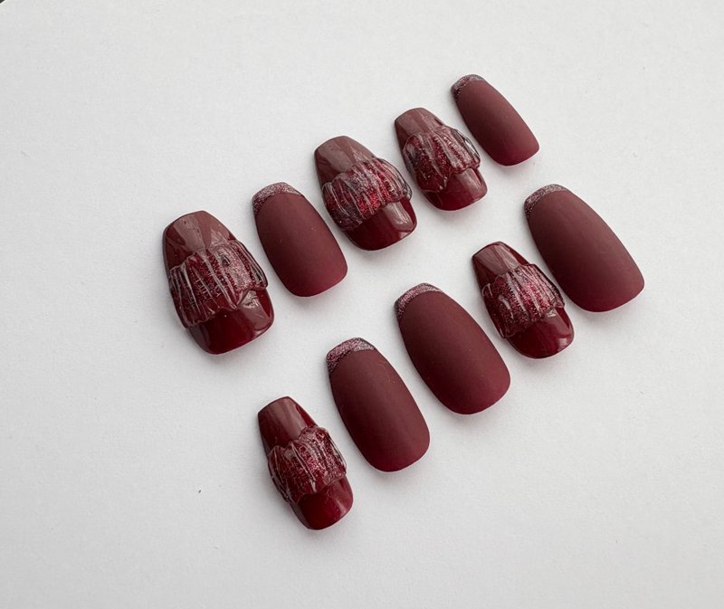 深みボルドーに煌めくガラスネイル - 其他 - 塑膠 紅色