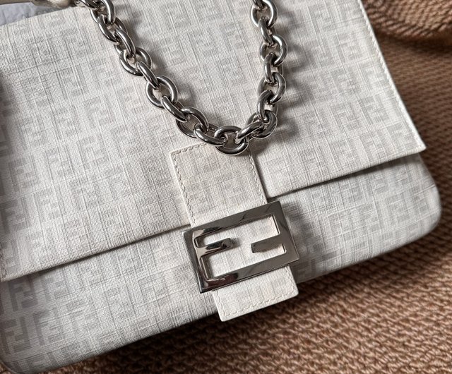 ヴィンテージバッグ Fendi フェンディ マキシマンマ ホワイト