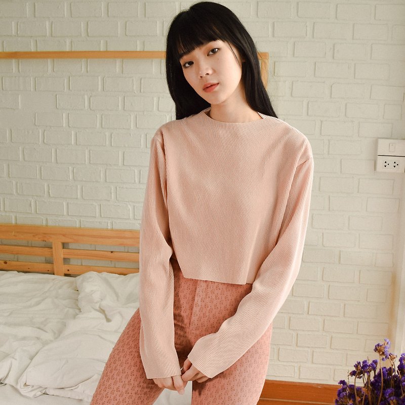 MINIMAL NUDE PINK PLEAT CROP BLOUSE TOP WITH HIGH NECK AND LONG SLEEVE - Women's Tops - Other Materials Pink