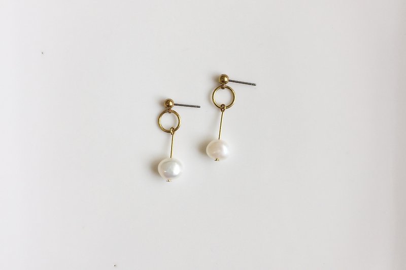 Infinity pearl brass earrings - ต่างหู - เครื่องเพชรพลอย ขาว