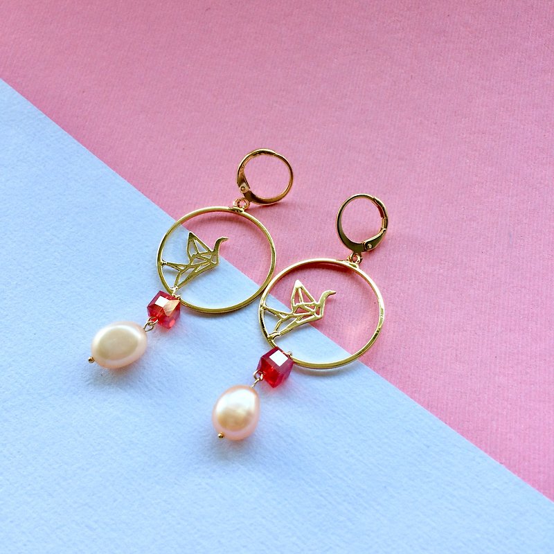 Thousand paper cranes pearl earrings - Earrings & Clip-ons - Pearl Multicolor