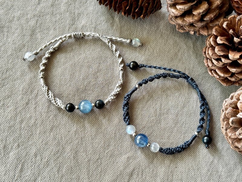 Quiet Blue Sea/ Stone Braided Rope Bracelet - สร้อยข้อมือ - คริสตัล สีน้ำเงิน