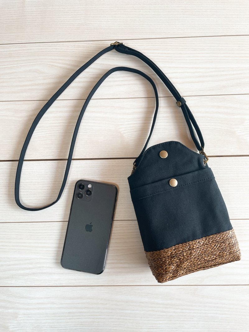 Kurashiki Canvas Basket Bag Smartphone Pochette Smartphone Shoulder Spring/Summer Lightweight Hat Blade Black x Brown - กระเป๋าแมสเซนเจอร์ - ผ้าฝ้าย/ผ้าลินิน สีดำ