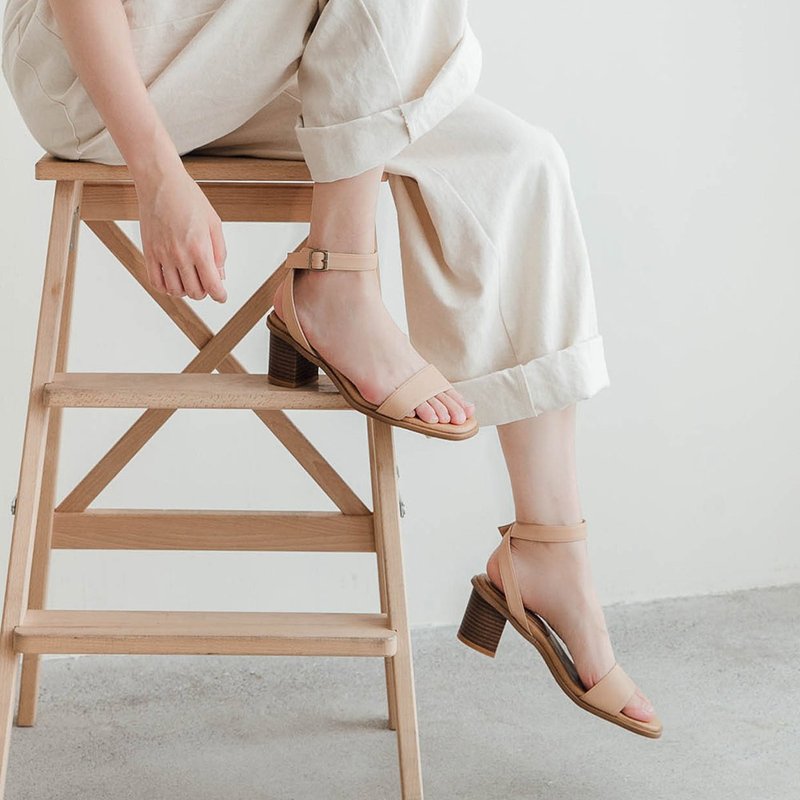 現貨 長腿小姐6cm方頭後交叉高跟涼鞋 heel sandals - 涼鞋 - 人造皮革 卡其色