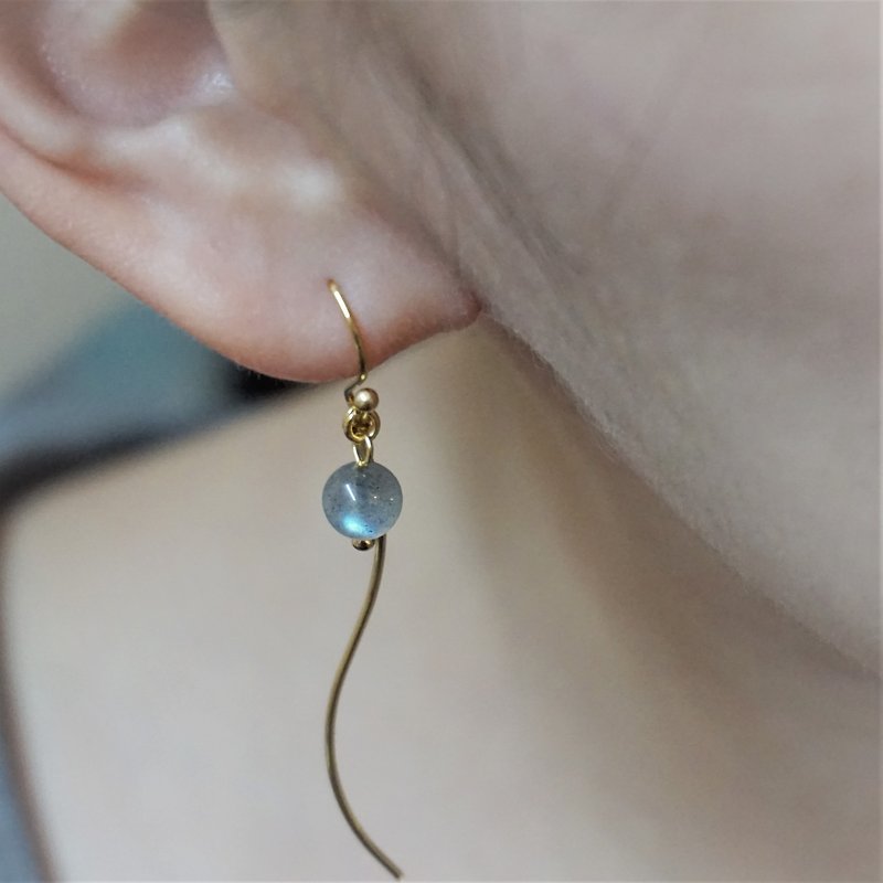Meteor - labradorite---natural stone dangling earrings streamline design (can be changed to Clip-On) - ต่างหู - เครื่องประดับพลอย สีเทา