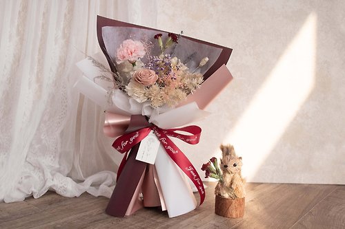 森嶼花．Hi.Floraland Flower Design 2024母親節花禮提案 康乃馨花束 給永遠的花季少女的一束