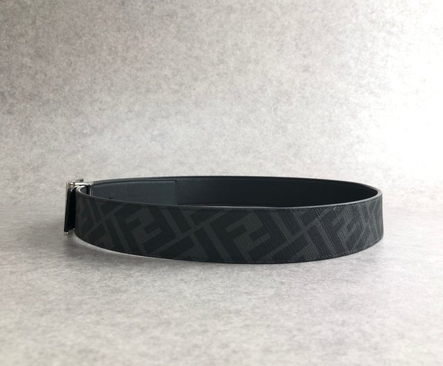 【美品・電池新品・新品ベルト】FENDI 2000G ラウンド メンズ ズッカ 20fb69d5d7926eca756e2a2d3b7f53