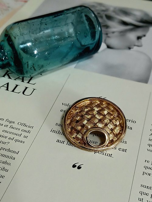 老時光製造所 vintage jewelry Sarah cov 金屬編織格紋典雅 別針