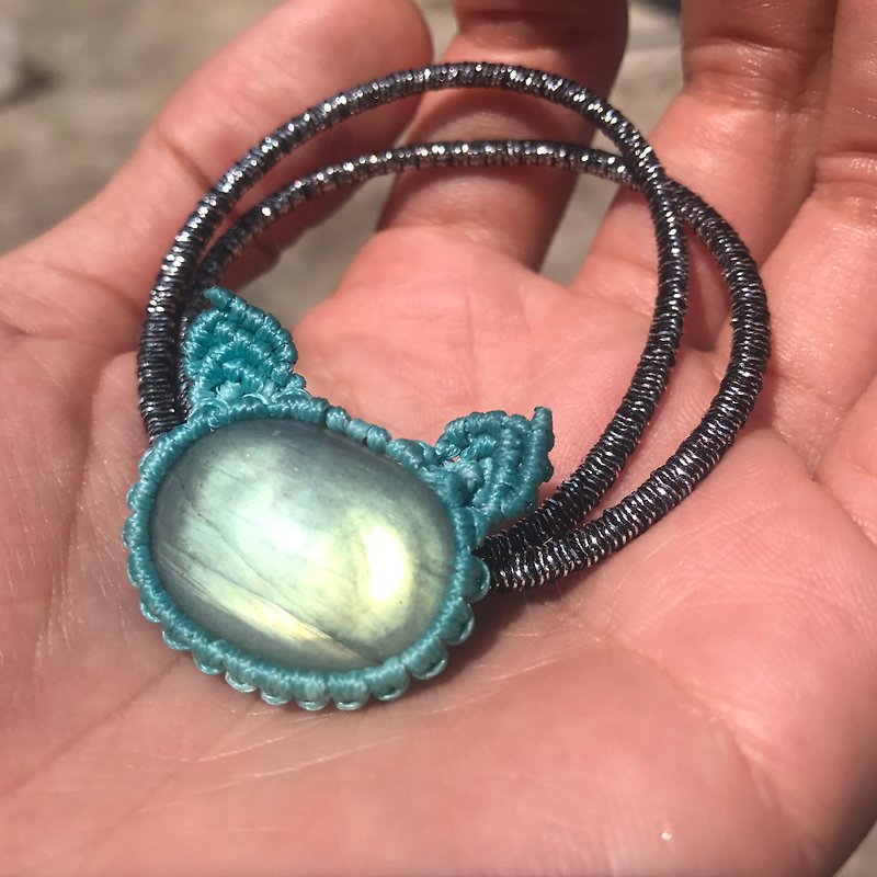 【Lost And Find】Natural labradorite cat head hair band/ bracelet - Bracelets - Gemstone Blue
