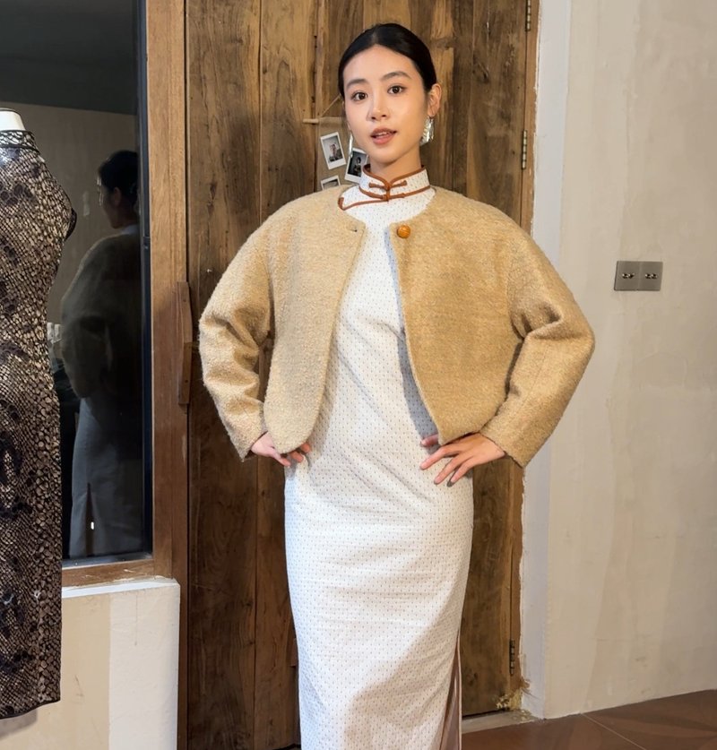 Wool Coat: New Chinese Retro Style Wool Short Coat - เสื้อแจ็คเก็ต - ขนแกะ หลากหลายสี