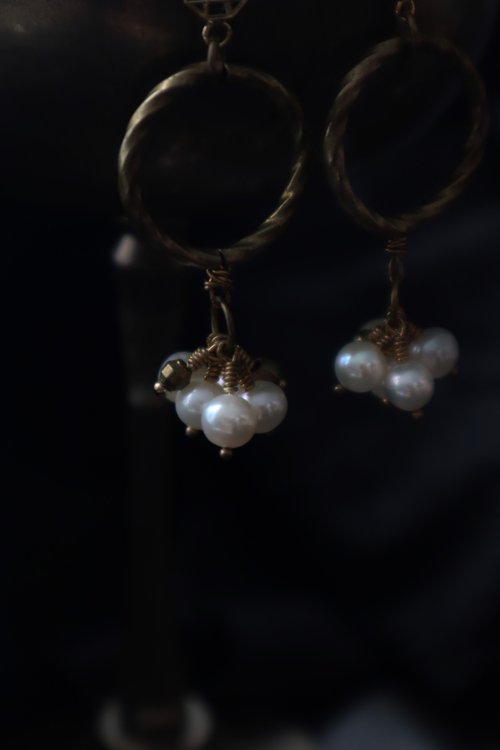 【祖母綠了Emerald3】 雪境-Pearl 珍珠雪花垂吊鋼針耳環