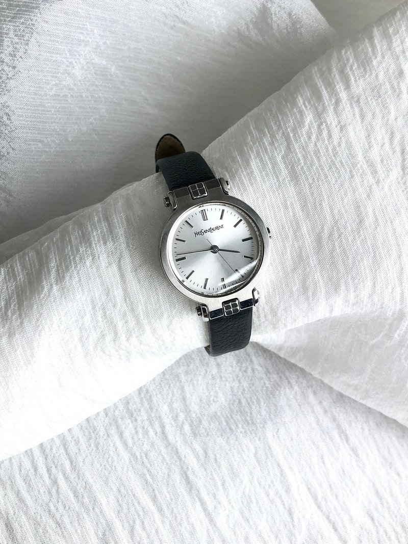 【 日本直送　名牌中古包 】Yves Saint Laurent 腕時計 シルバーブラック レザー クウォーツ 1032-H23028 オールド vvpej5 - 女錶 - 其他材質 黑色
