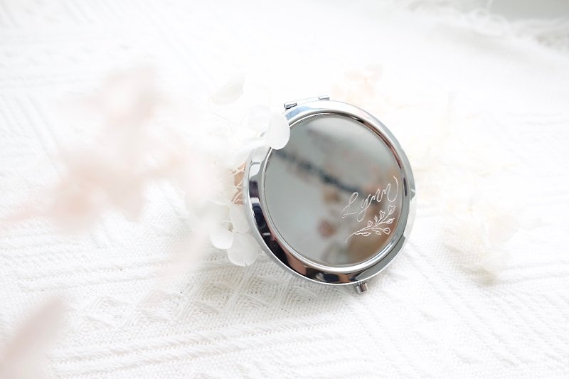 【Customized】Silver small round mirror hand lettering | Wedding return gift water gift - Makeup Brushes - Other Metals 