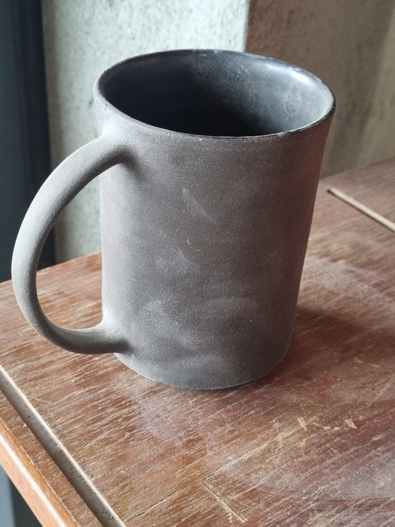 【一冬人】自律 - 金屬鏽感 陶器 陶杯 酒杯 咖啡杯 茶 - 其他杯子 - 陶 黑色