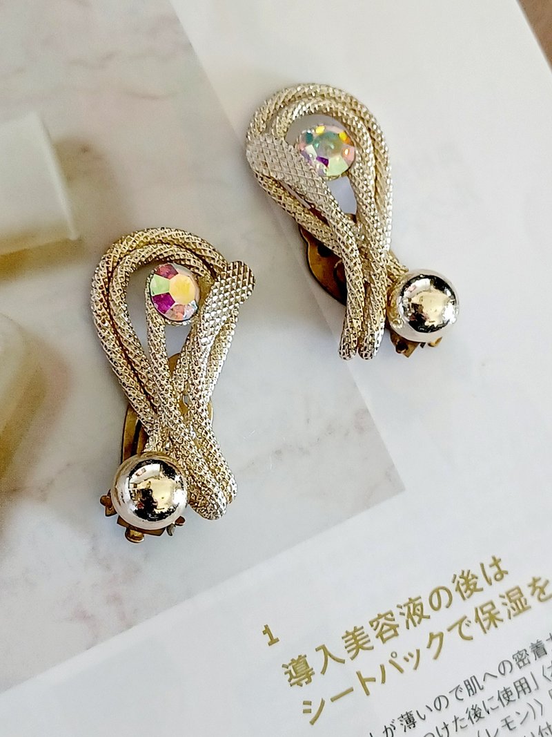 vintage jewelry  典雅金色繩結萊茵鑽 夾式耳環 - 耳環/耳夾/耳骨夾 - 其他金屬 