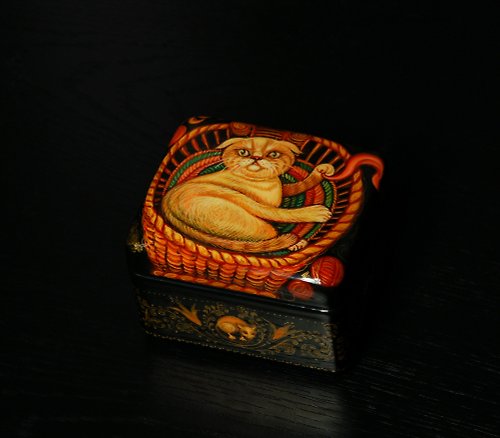 WhiteNight Scottish fold cat lacquer box hand-painted decorative artwork