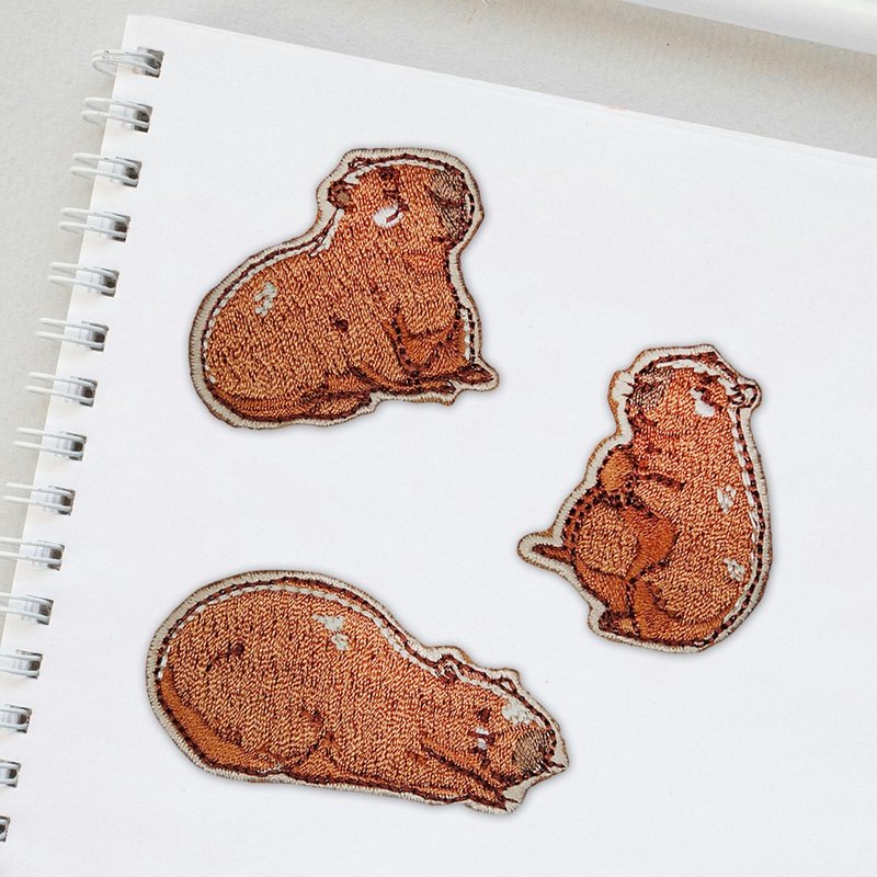 【刺繡布貼】動物系列_水豚日常  (三入) - 貼紙 - 繡線 