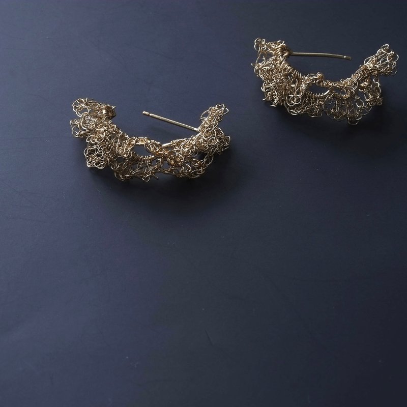 Moja Earrings - 耳環/耳夾/耳骨夾 - 其他金屬 金色